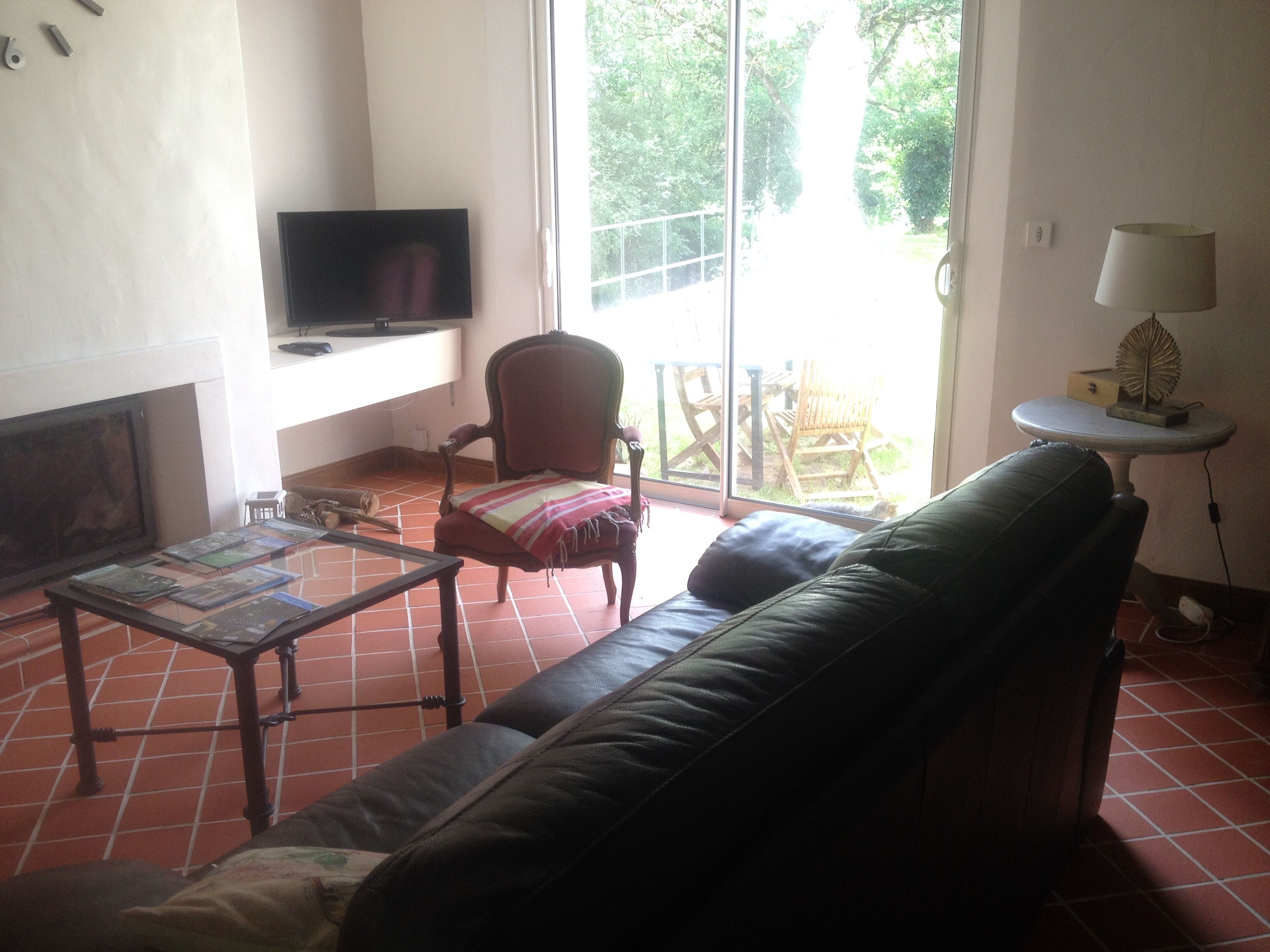 Moulin en bord de rivière, logement complet