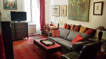 Télévision, livres, médiathÚque, vidéothÚque