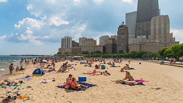 Beach - Guild #2 | Gold Coast Mag Mile Best Location (Chicago)