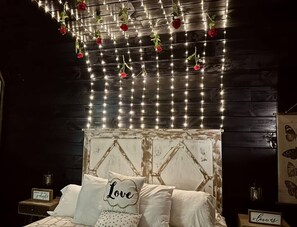 Escritorio, wifi gratis y ropa de cama 