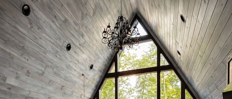 Smart TV, fireplace, music library, stereo