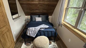2 bedrooms, desk, free WiFi, bed sheets