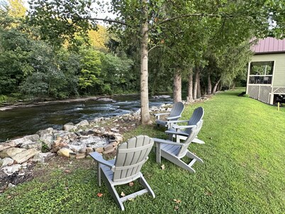 Parsons Riverside Retreat: Steps away from a rolling mountain stream and trails