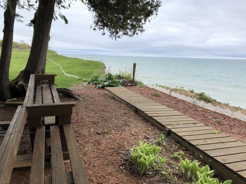 SUNRISE CREEK | Private Beach House Near Door County