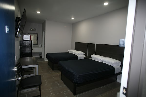 Basic Double Room | Desk, free WiFi