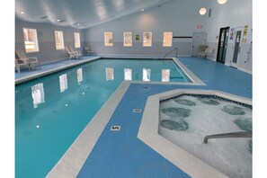 Piscine intérieure, piscine extérieure