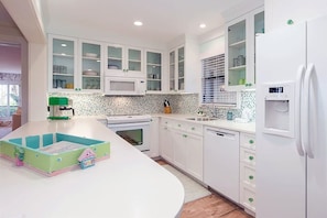 Condo (Blind Pass G105) | Private kitchen | Dining tables - Blind Pass G105 (Sanibel)