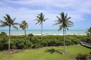 Condo (Compass Point 122) | Property grounds - Compass Point 122 (Sanibel)