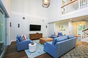 Casa (Island Escape) | Sala de estar | Una televisión de pantalla plana