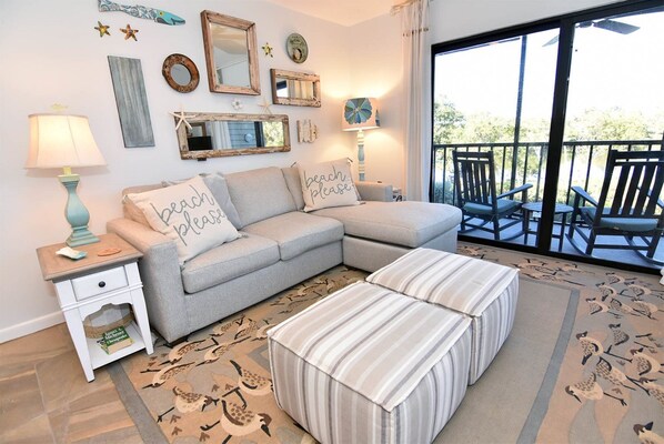 House (Lake Palms 10) | Living room