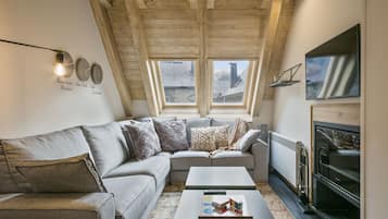 Een smart-tv en een open haard