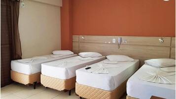 Caja fuerte, wifi gratis, ropa de cama