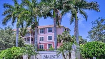 House (Sabal Pointe at Majestic Palms 1004) | Exterior
