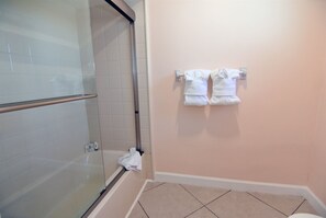 House (Sanibel Serenity) | Bathroom - Sanibel Serenity (Sanibel)
