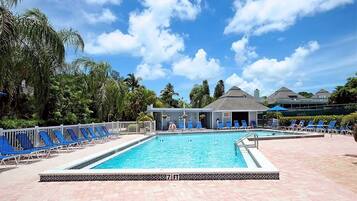 Huis (Sunset Captiva 17) | Zwembad | Een buitenzwembad