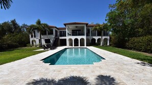 Rumah (Villa Dolce Vita) | Kolam renang | Kolam renang outdoor dan sebuah kolam renang air hangat
