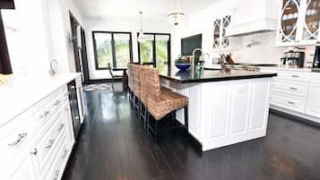 Rumah (Villa Dolce Vita) | Dapur pribadi