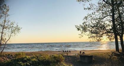 Lake Ontario Beach House Getaway-House #2