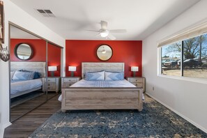 4 bedrooms, free WiFi, bed sheets - 🌵Horseshoe House - Incomparable Sense of Tranquility w/Hot Tub, BBQ & Fire Pit🌵 (Joshua Tree)