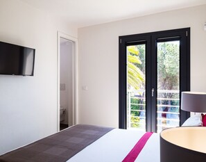 2 bedrooms, iron/ironing board, free WiFi