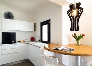 Frigorifero, microonde, forno, lavastoviglie