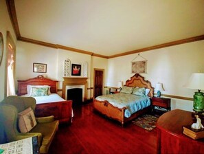 1 habitación, tabla de planchar con plancha, wifi gratis y ropa de cama 