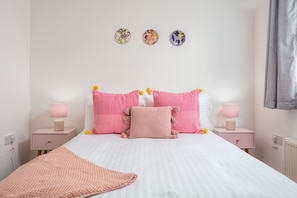 Classic Apartment | 2 bedrooms, desk, iron/ironing board, free WiFi