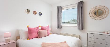 Classic Apartment | 2 bedrooms, desk, iron/ironing board, free WiFi