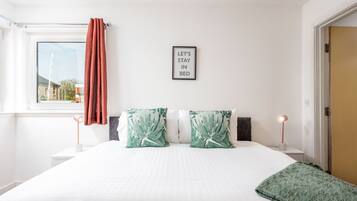 Classic Apartment | 2 bedrooms, desk, iron/ironing board, free WiFi