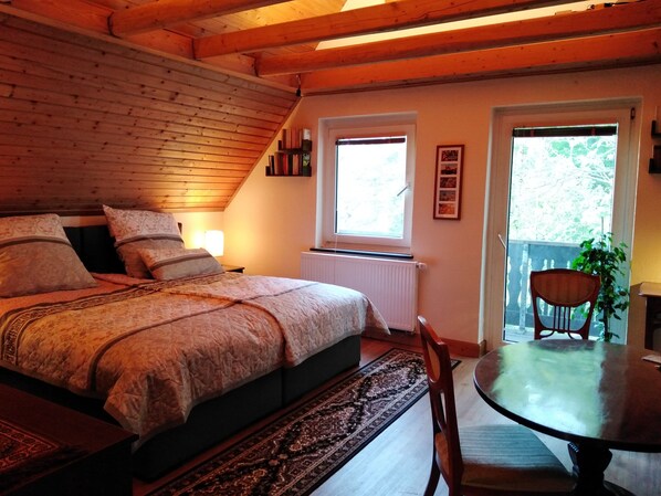 3 bedrooms, iron/ironing board, travel crib, free WiFi