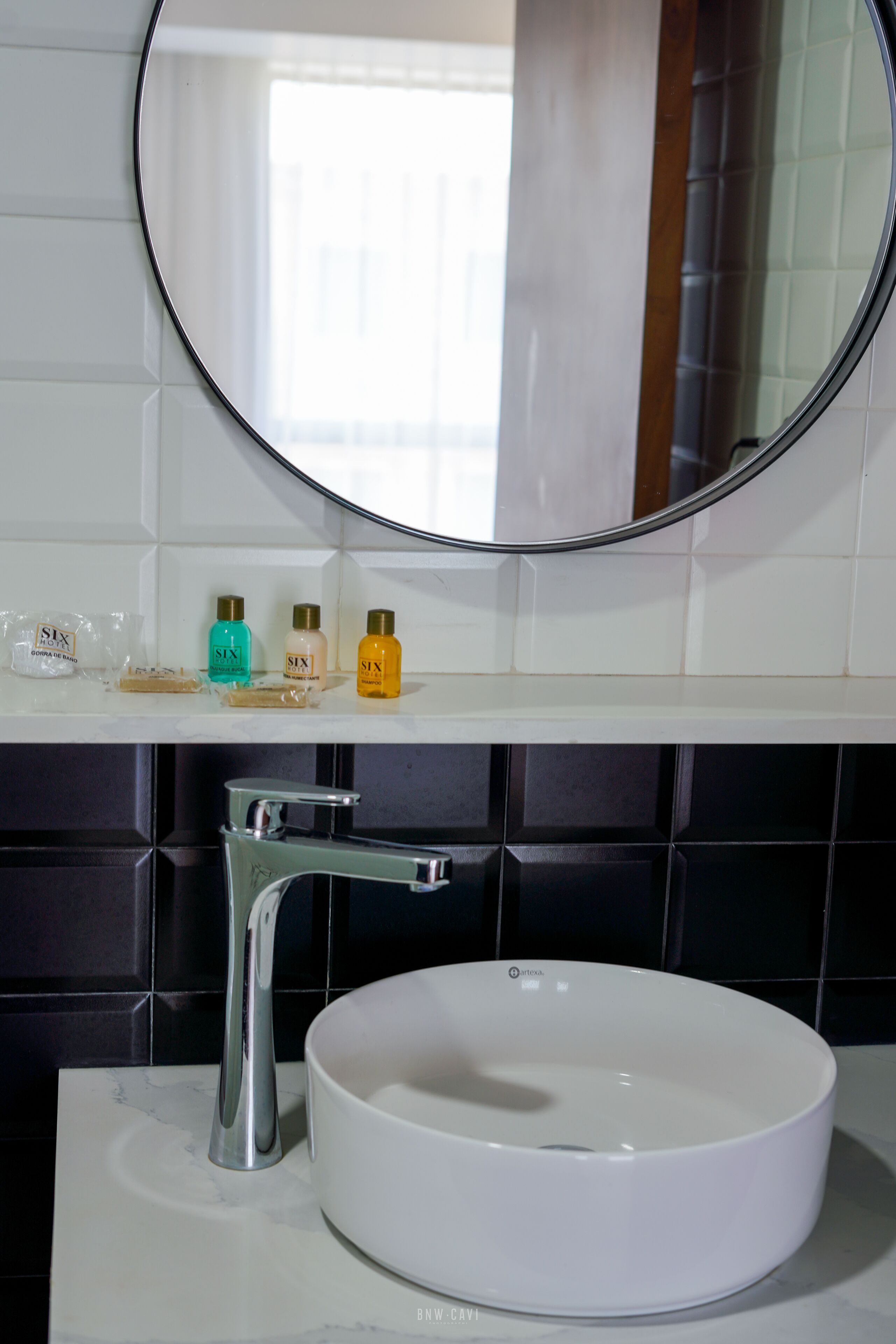 shower, rainfall showerhead, free toiletries, hair dryer