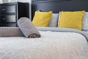 4 bedrooms, iron/ironing board, free WiFi, bed sheets