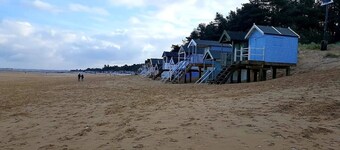 Flint Cottage - a charming home and dog friendly!