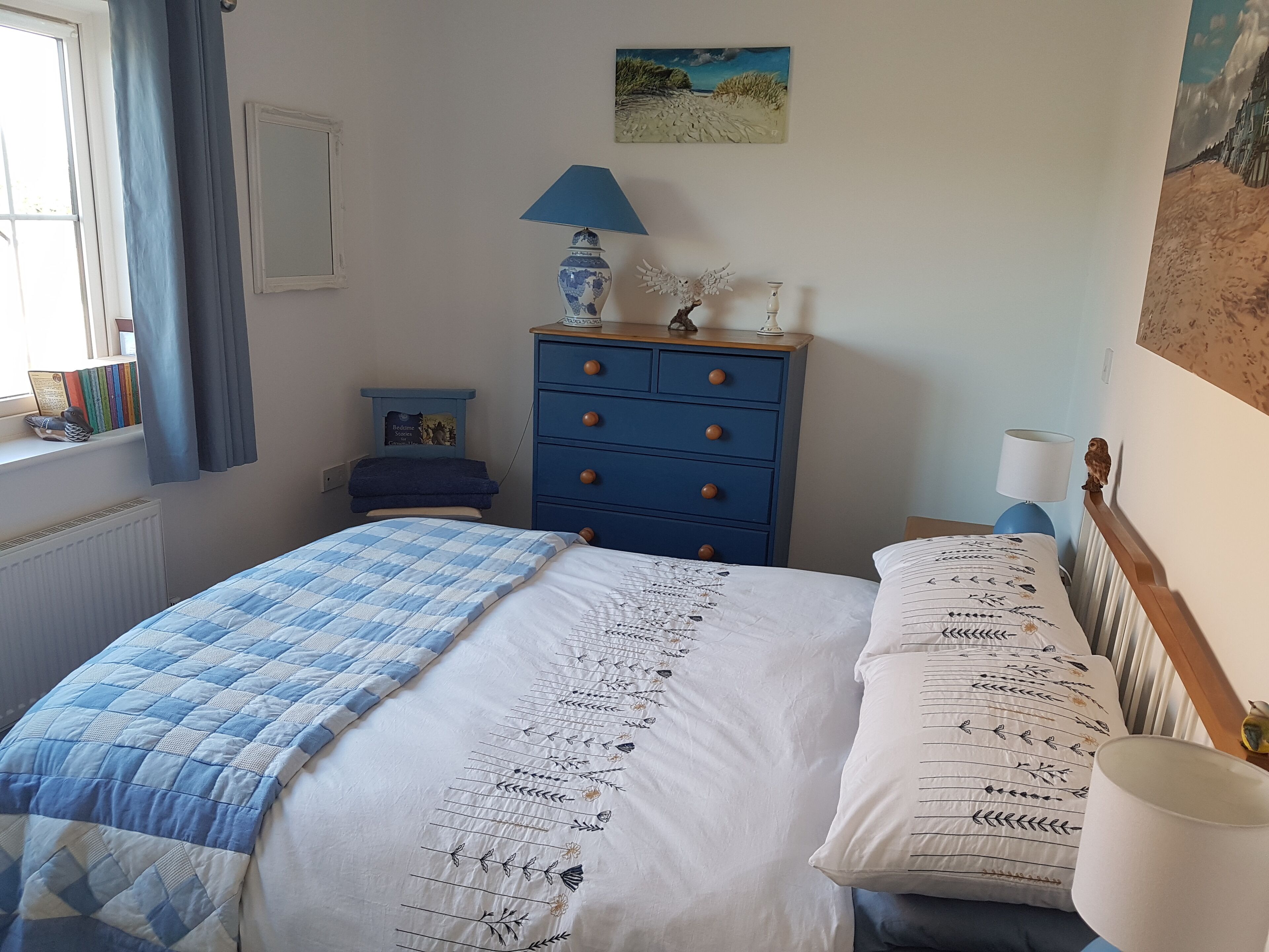 2 bedrooms, travel cot, WiFi