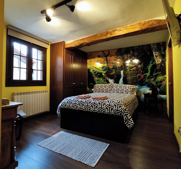 4 quartos, Wi-Fi de cortesia, roupa de cama