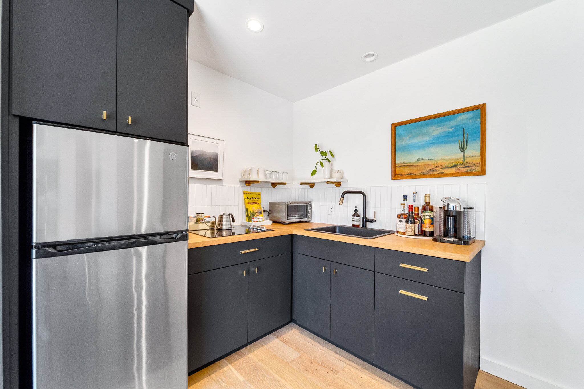 650 sf 1/1 Modern Guest House - The Perfect Perch for Exploring Austin!