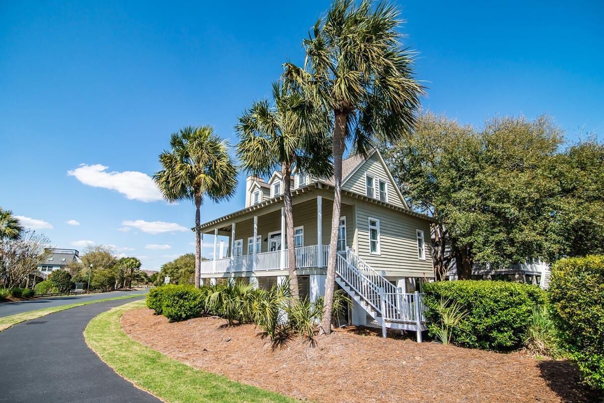 3 Bedroom House in Litchfield By The Sea - Compass Point