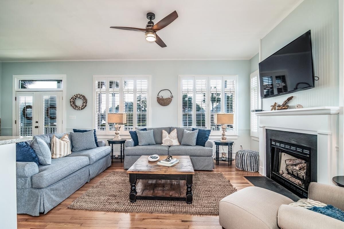 3 Bedroom House in Litchfield By The Sea - Compass Point