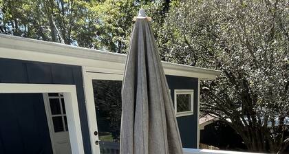 PRIVATE LAKESIDE BLISS-2 BR APARTMENT-STUNNING LAKE WYLIE VIEW FROM PRIVATE DECK