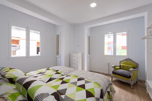 2 slaapkamers, een strijkplank/strijkijzer, gratis wifi, beddengoed