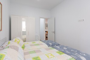 2 slaapkamers, een kluis op de kamer, een strijkplank/strijkijzer