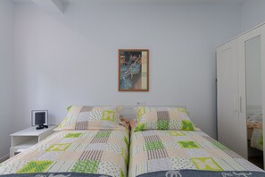 2 bedrooms, in-room safe, iron/ironing board, travel cot