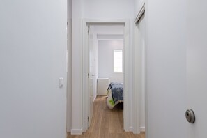 1 slaapkamer, een strijkplank/strijkijzer, gratis wifi, beddengoed