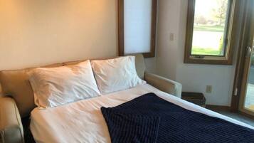 1 makuuhuone, silitysrauta/-lauta, Wi-Fi, vuodevaatteet