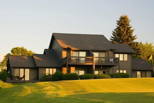 Winter adventures and remote work hideaway