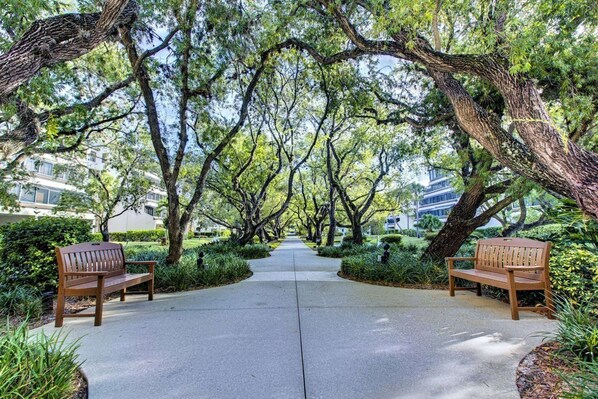 Condo (Excelsior Beach to Bay-Bayside) | Exterior