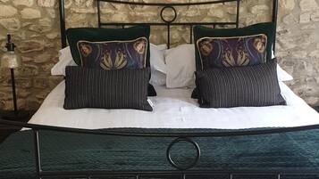 Comfort Suite, Ensuite, Courtyard View (HAZEL) | Interior