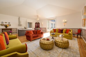 Deluxe-Apartment, 1 Schlafzimmer | Wohnbereich