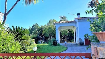 Esterni