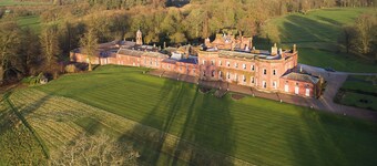 Spacious 2 Bedroom Apartment Surrounded with 36 Acres of Parkland